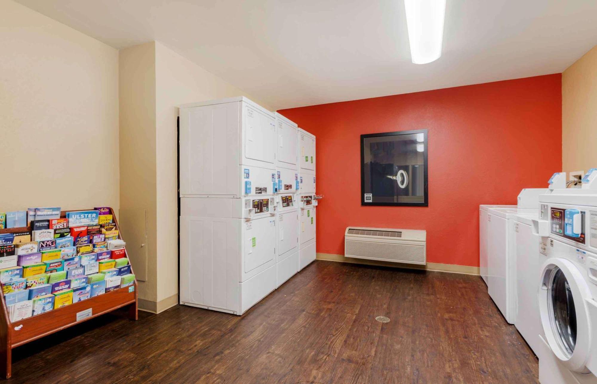 Extended Stay America Suites - Elizabeth - Newark Airport Zewnętrze zdjęcie